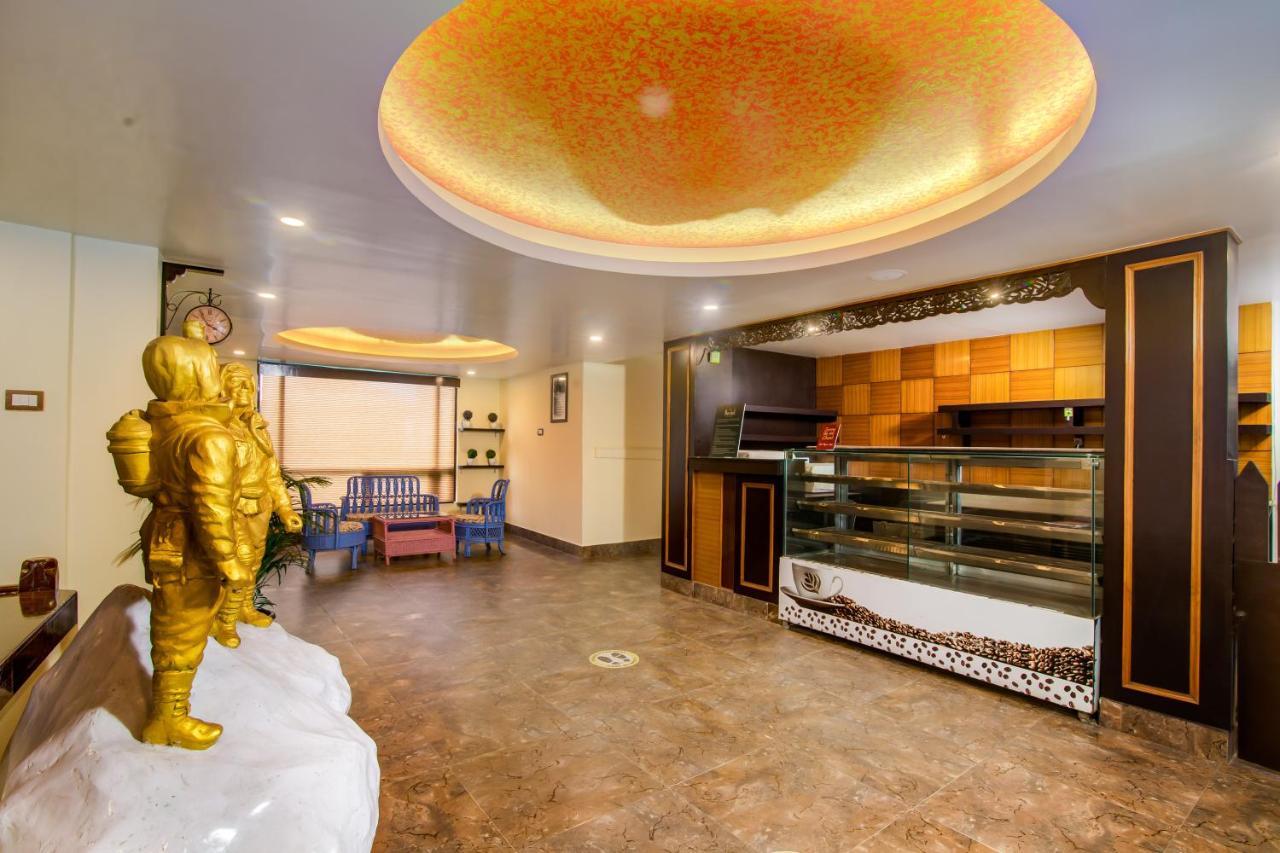 Muscatel Grand Silkroute - 300 Mts From Mg Marg Гангток Екстериор снимка