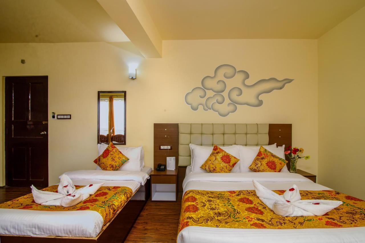 Muscatel Grand Silkroute - 300 Mts From Mg Marg Гангток Екстериор снимка