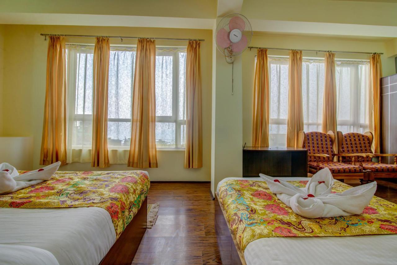Muscatel Grand Silkroute - 300 Mts From Mg Marg Гангток Екстериор снимка