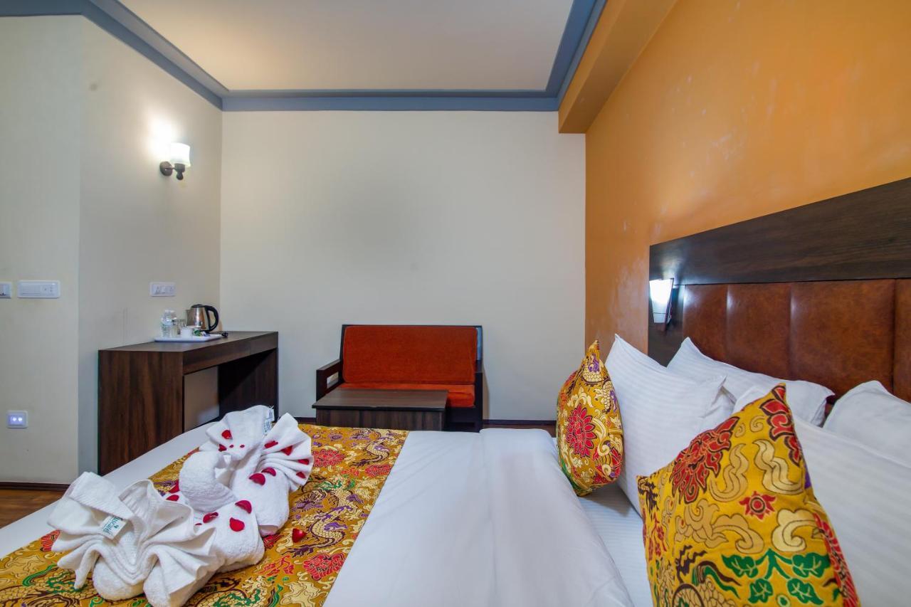 Muscatel Grand Silkroute - 300 Mts From Mg Marg Гангток Екстериор снимка