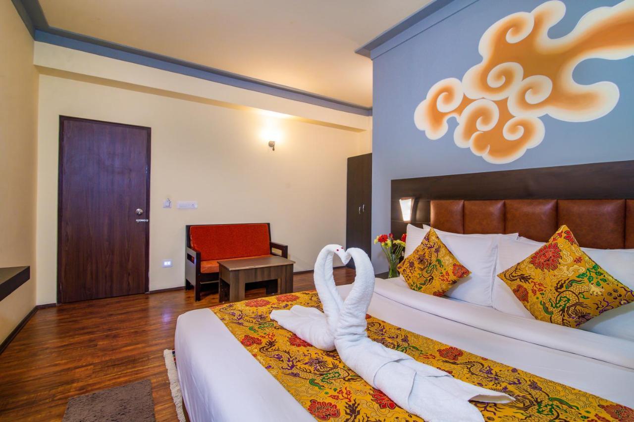 Muscatel Grand Silkroute - 300 Mts From Mg Marg Гангток Екстериор снимка