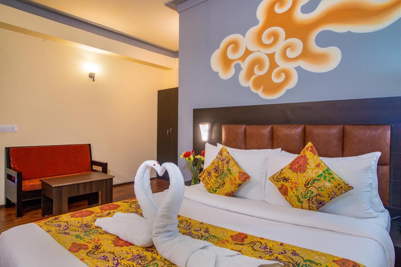 Muscatel Grand Silkroute - 300 Mts From Mg Marg Гангток Екстериор снимка