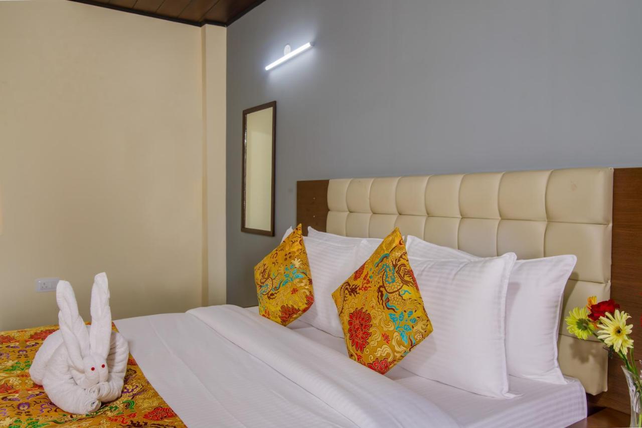 Muscatel Grand Silkroute - 300 Mts From Mg Marg Гангток Екстериор снимка