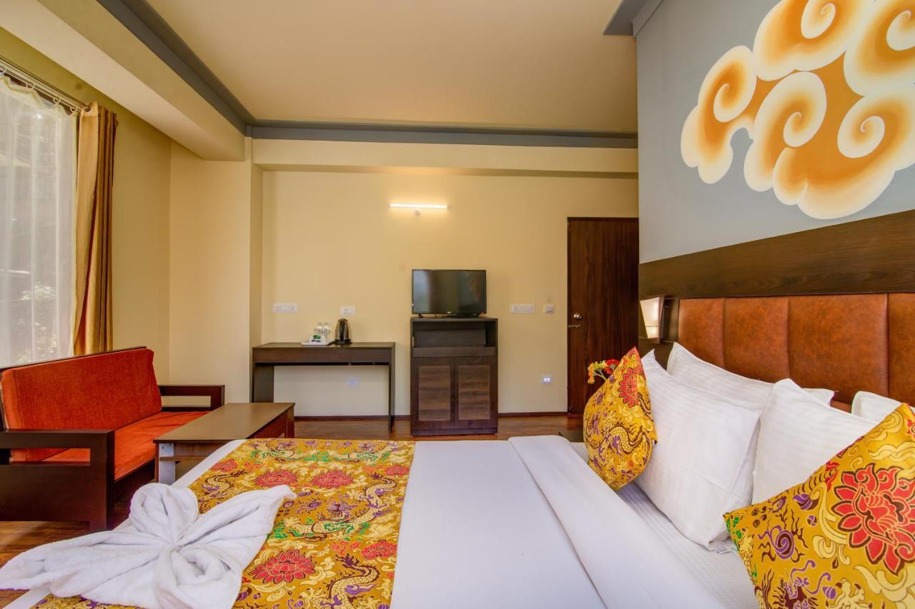 Muscatel Grand Silkroute - 300 Mts From Mg Marg Гангток Екстериор снимка