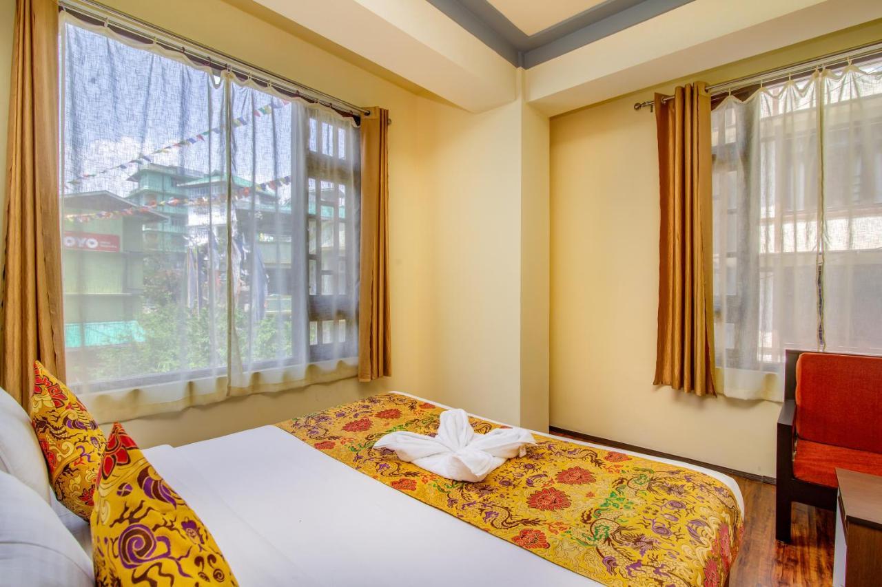 Muscatel Grand Silkroute - 300 Mts From Mg Marg Гангток Екстериор снимка